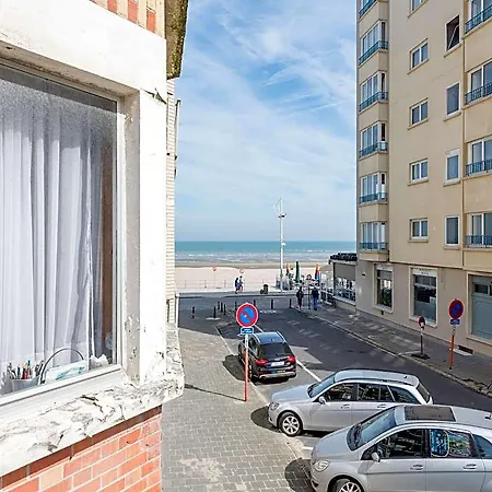 Hotel In Near The Sea 3*